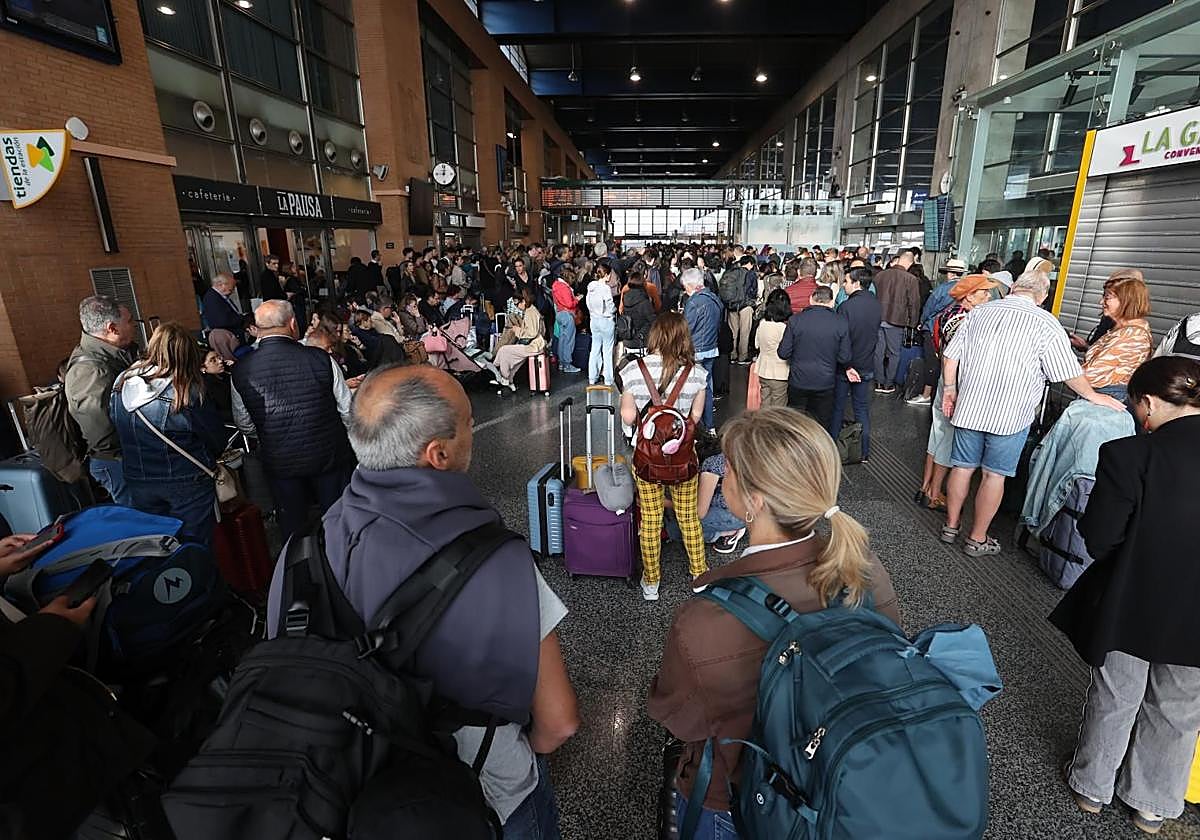 Pasajeros en la estación de Córdoba