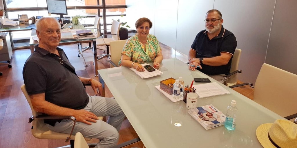 Castilla-La Mancha adapta el reconocimiento de familia numerosa con la inclusión de parejas de hecho y el impulso del carné digital