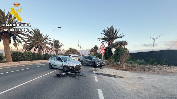 Engañó a un turista que devolvía su coche de alquiler y provocó un accidente con tres heridos graves