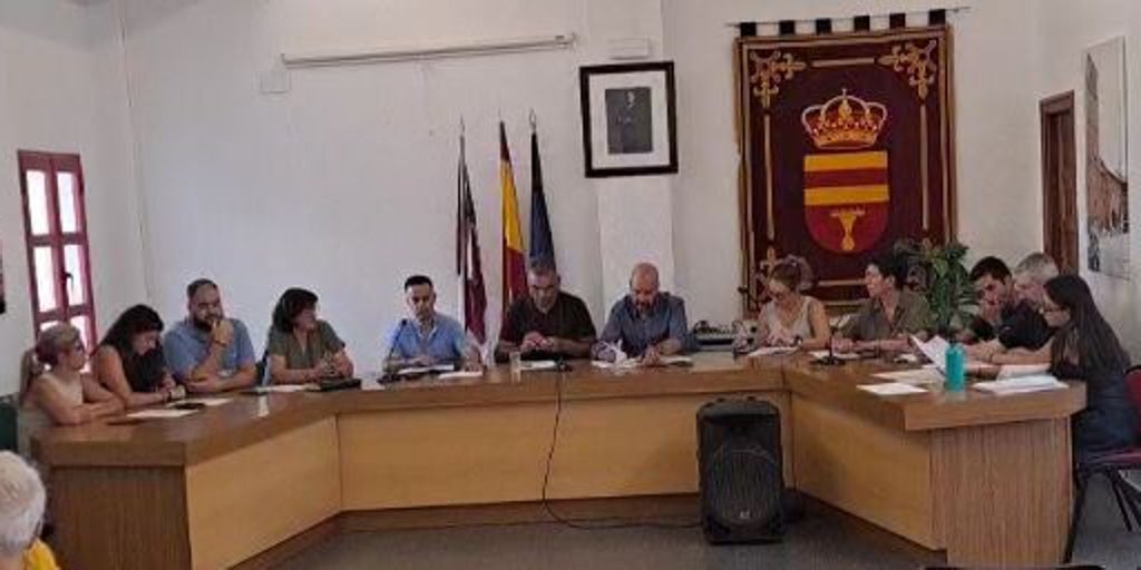 PP, PSOE e IU se unen en Villamalea para pedir la regularización de migrantes