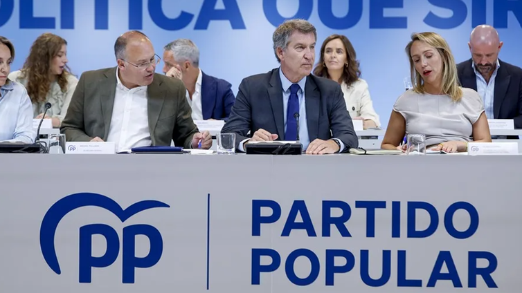 El PP insta al Gobierno a responder las 50 preguntas sobre corrupción que «Sánchez no quiso contestar a Feijóo»