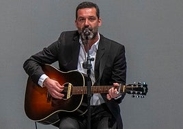 Jaume Anglada, cantante mallorquín y amigo íntimo del Rey, en coma inducido tras ser arrollado por un coche en Palma