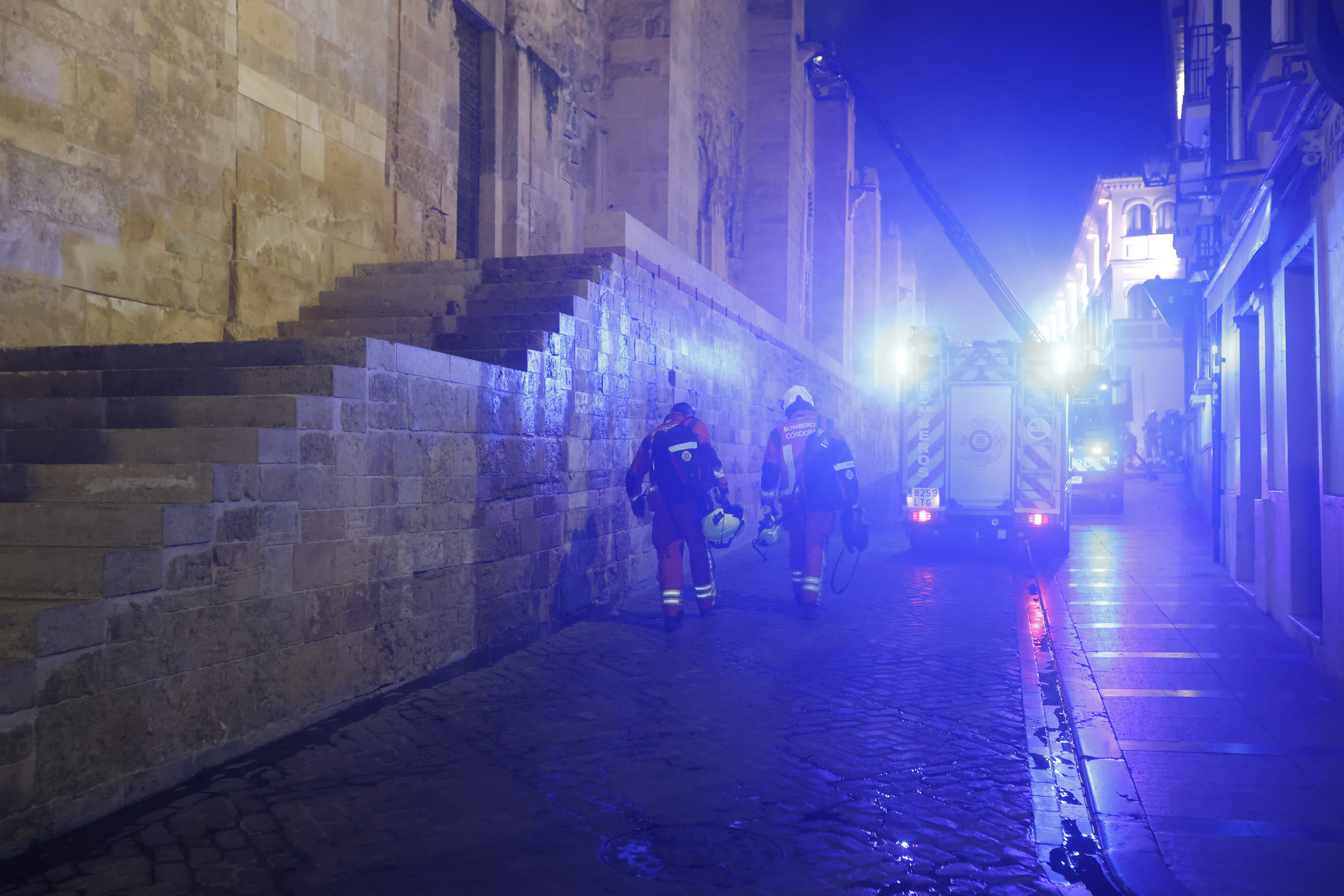 Las imágenes del inquietante incendio en la Mezquita de Córdoba