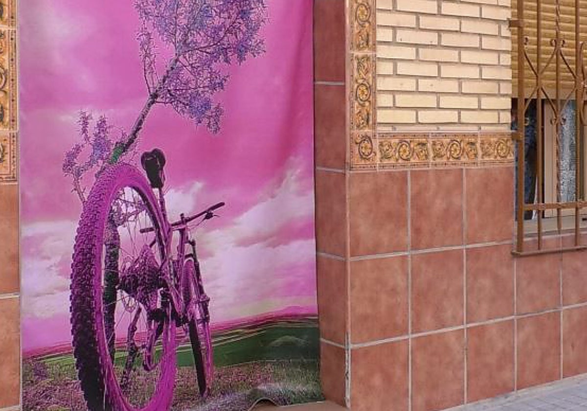 Llega &#039;De puerta en puerta&#039;, arte en las cortinas de Villafranca de los Caballeros