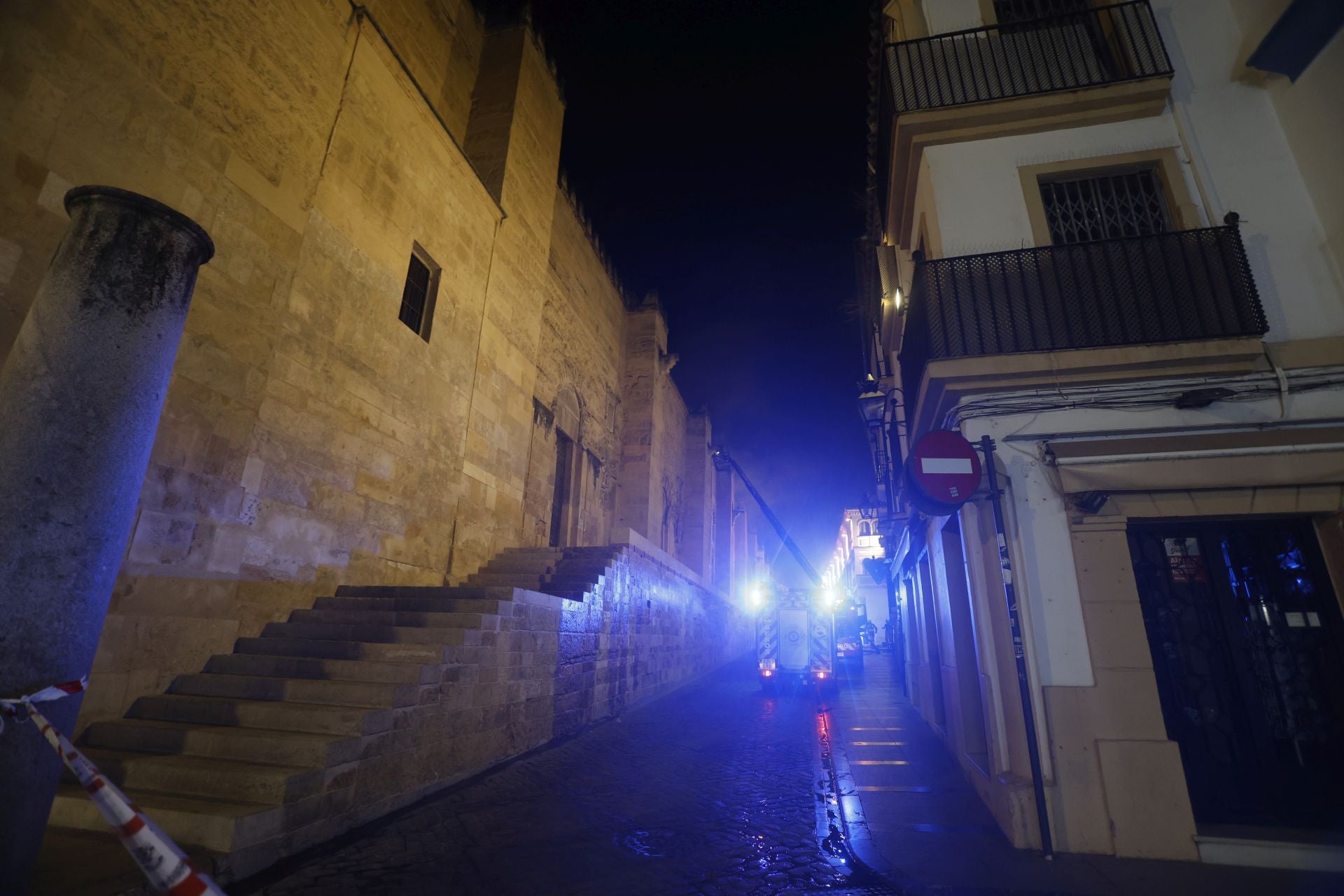 Las imágenes del inquietante incendio en la Mezquita de Córdoba