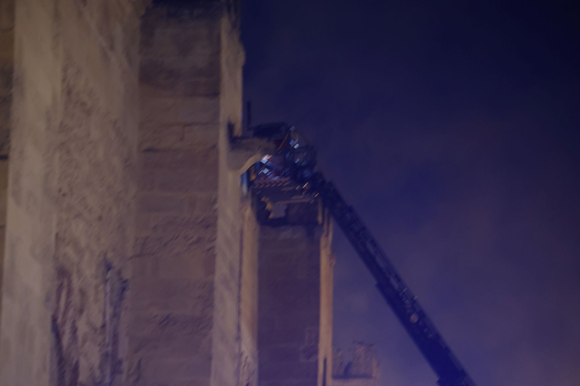 Las imágenes del inquietante incendio en la Mezquita de Córdoba