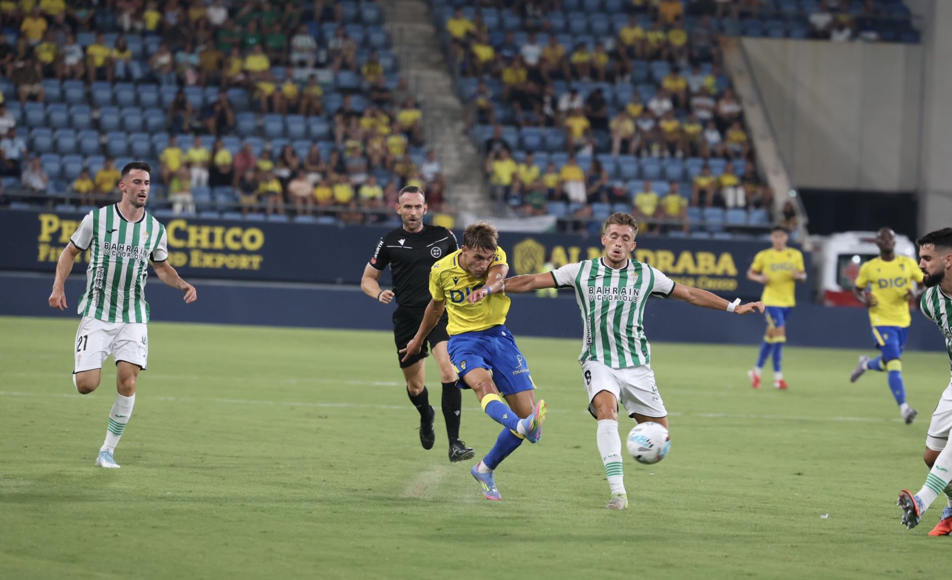 La derrota del Córdoba en el Ramón de Carranza, en imágenes