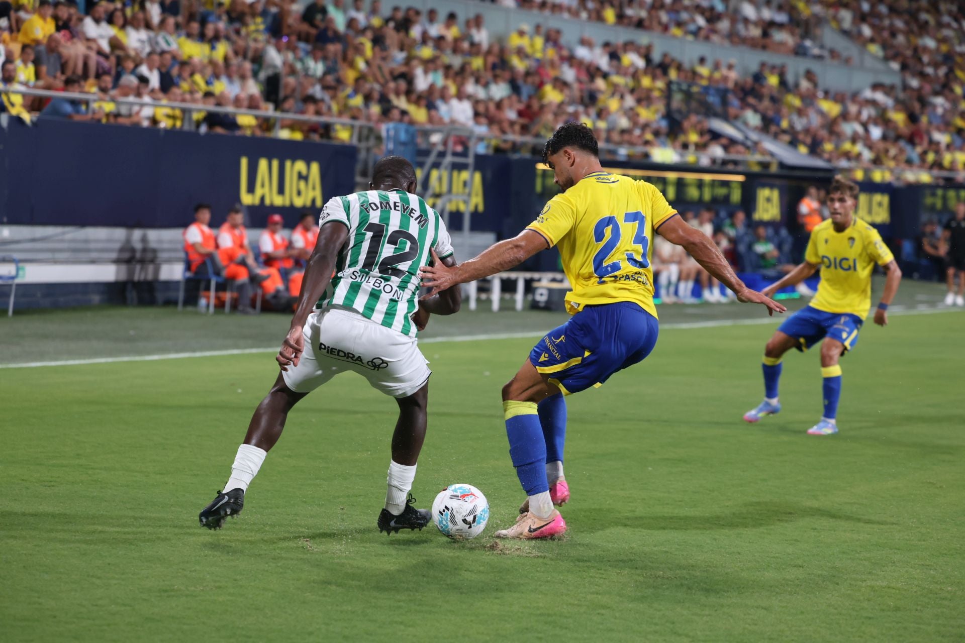 La derrota del Córdoba en el Ramón de Carranza, en imágenes