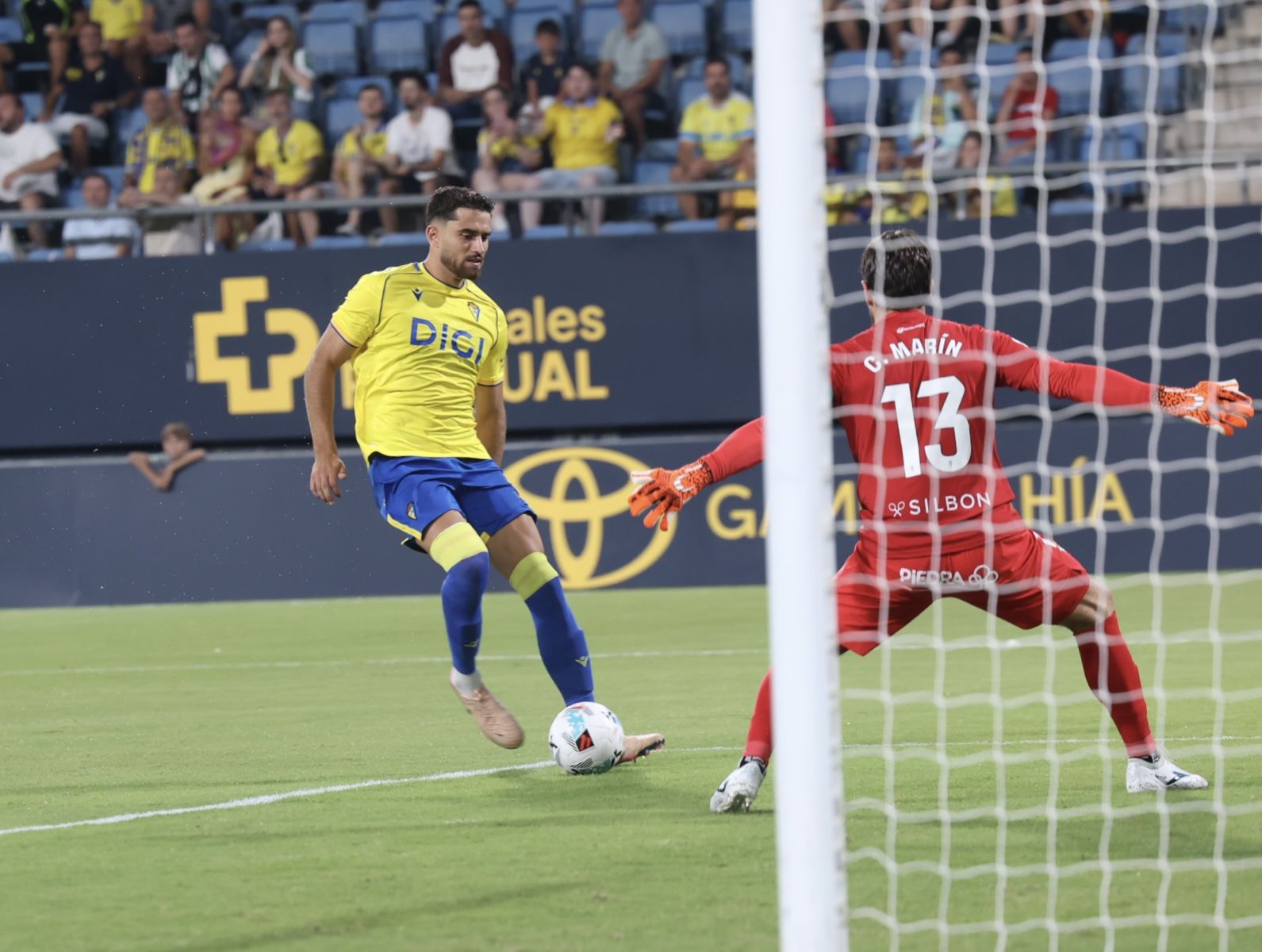 La derrota del Córdoba en el Ramón de Carranza, en imágenes