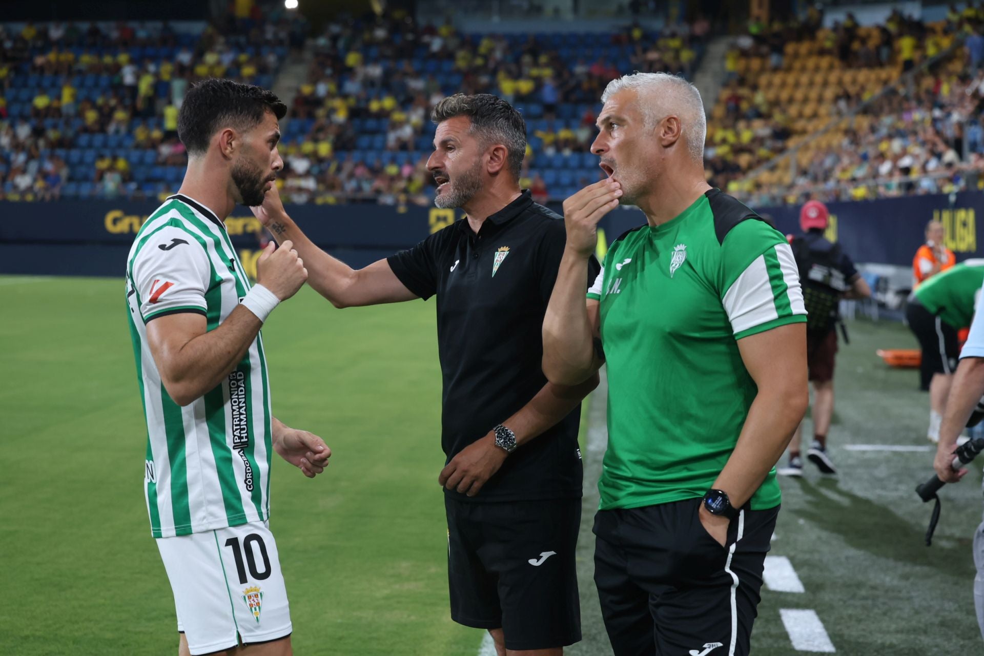 La derrota del Córdoba en el Ramón de Carranza, en imágenes