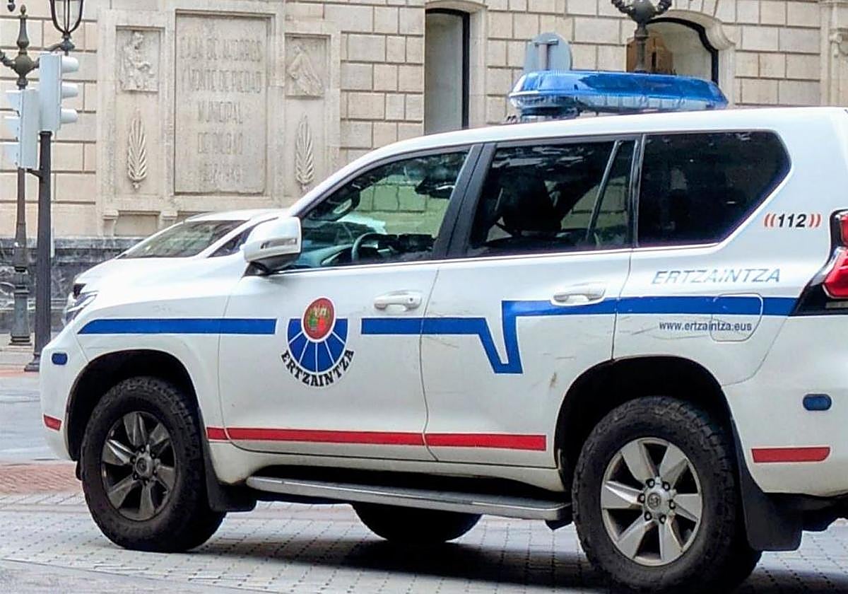 Un vehículo de la Ertzaintza en una imagen de archivo