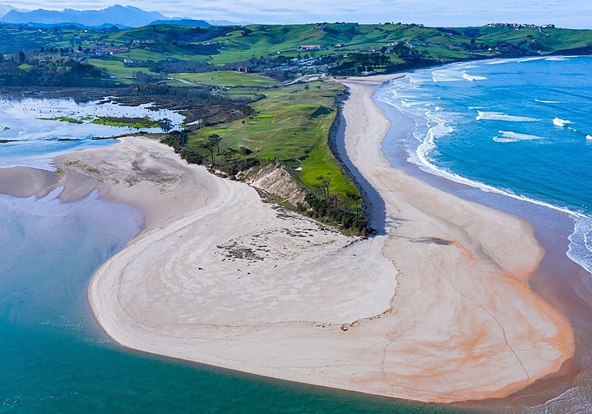 Esta playa de Cantabria es una de las más bonitas del mundo, según National Geographic: dónde está y cómo llegar