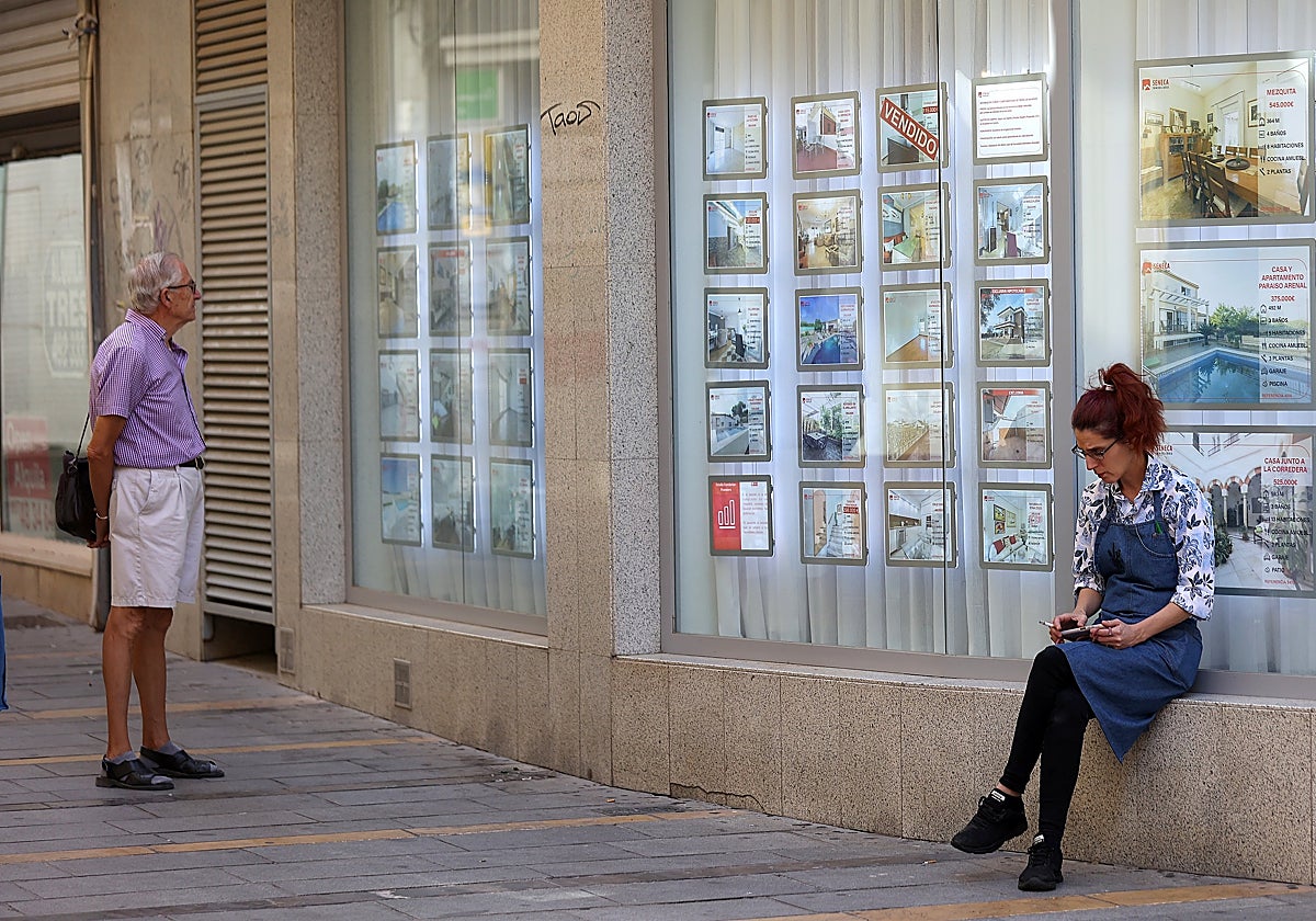 Fachada de una inmobiliaria en Córdoba