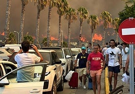 Los vecinos de Atlanterra podrán volver este martes, si no hay cambios en la dirección del viento