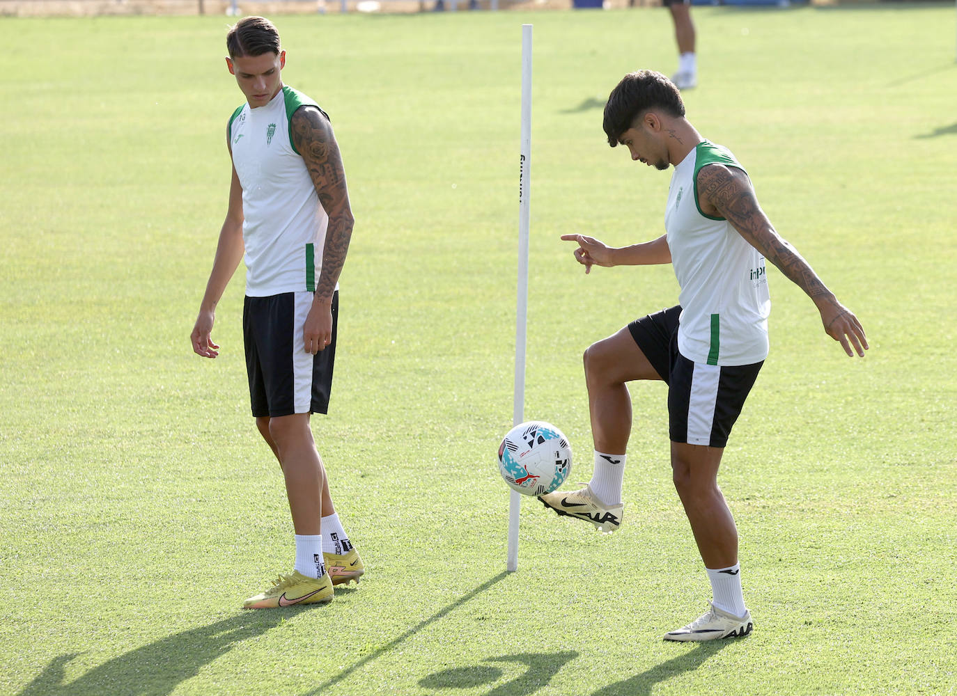 Las imágenes del Córdoba CF preparando ya su debú liguero en Gijón