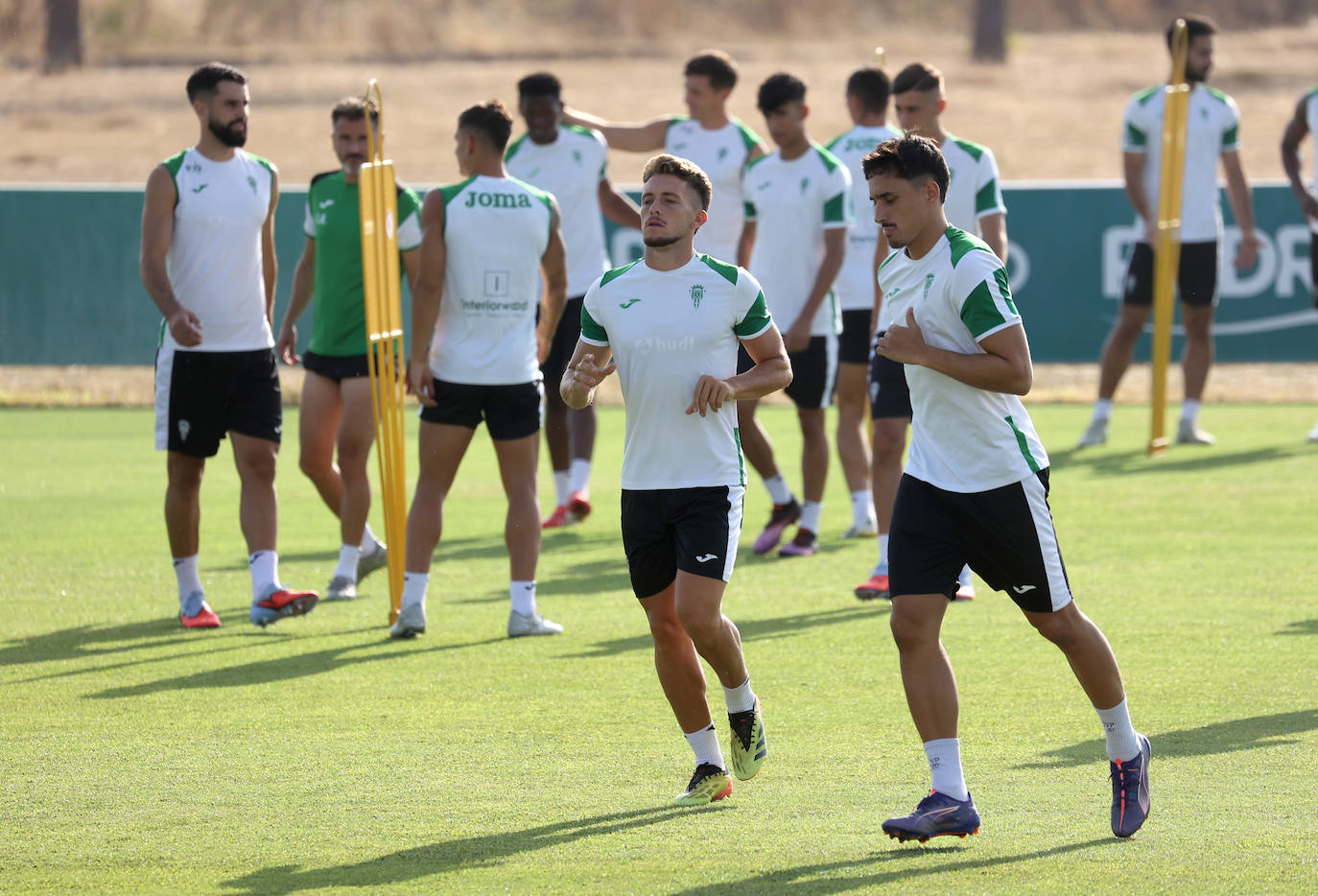 Las imágenes del Córdoba CF preparando ya su debú liguero en Gijón