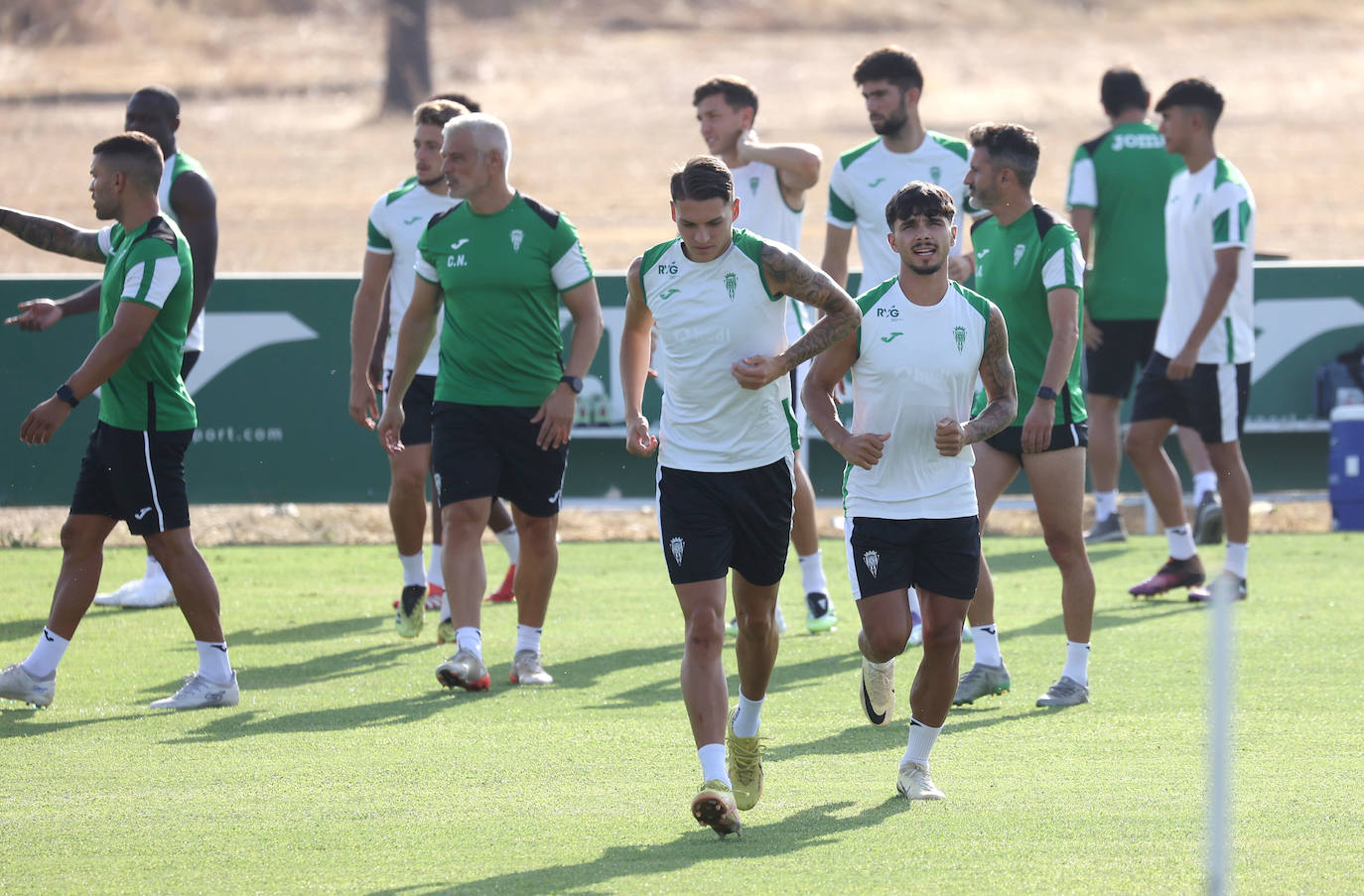 Las imágenes del Córdoba CF preparando ya su debú liguero en Gijón