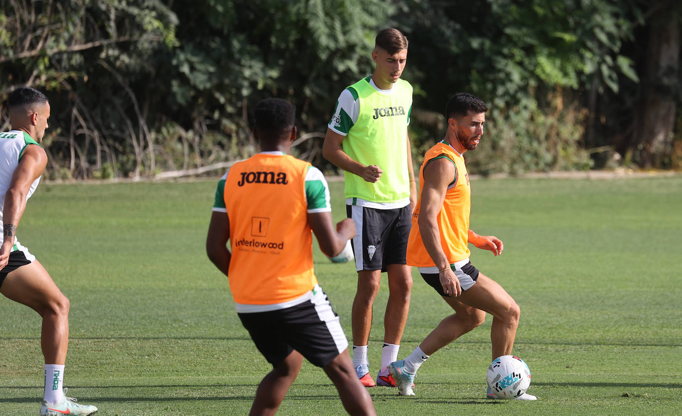 Las imágenes del Córdoba CF preparando ya su debú liguero en Gijón
