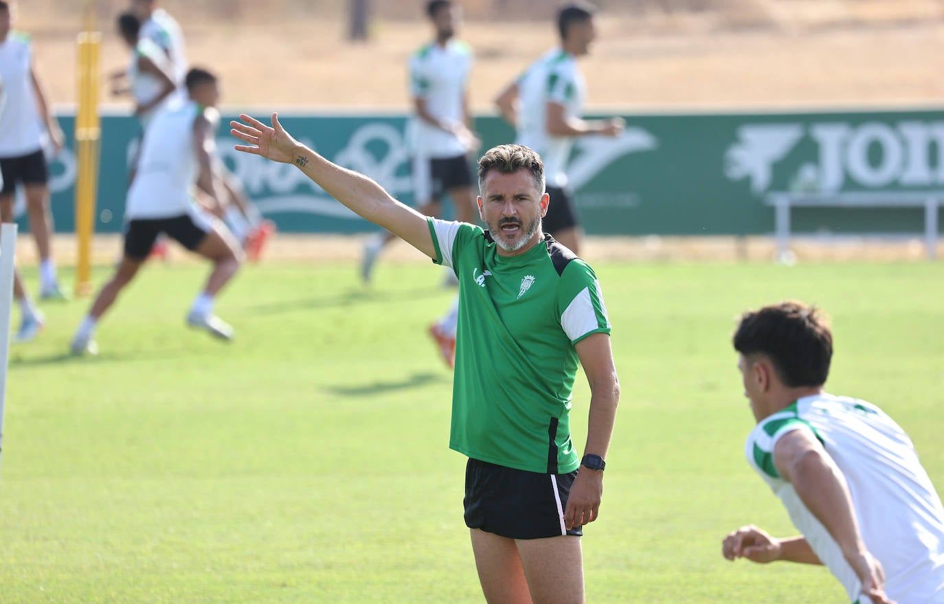 Las imágenes del Córdoba CF preparando ya su debú liguero en Gijón