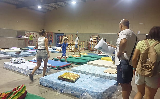 Los vecinos de Tábara acondicionan espacios para acoger a evacuados de Abejera