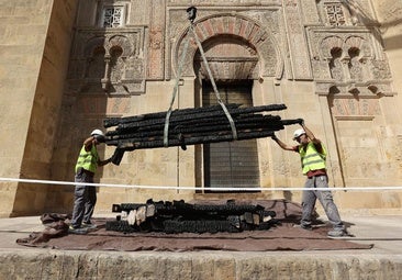 Incendio de la Mezquita: comienzan a cubrir con viguetas y tablones las cubiertas colapsadas