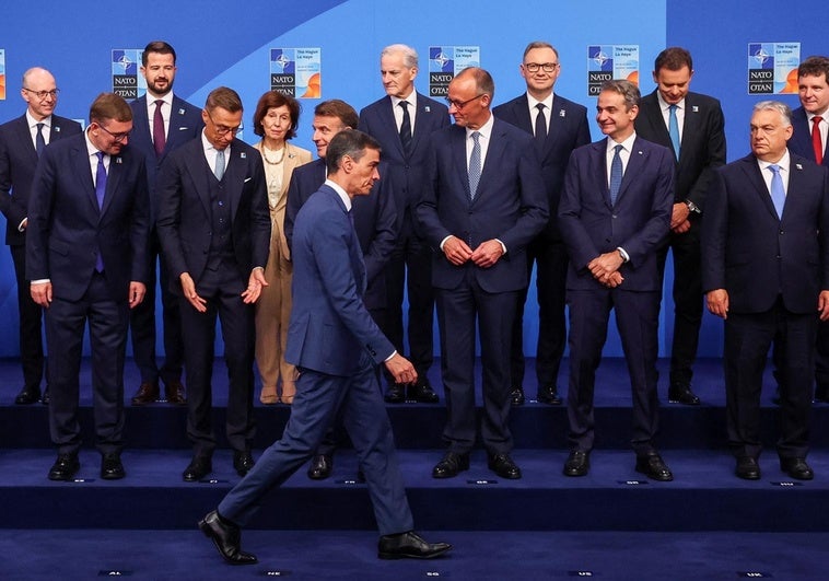La gestión exterior de Sánchez aparta a España del bloque europeo en las negociaciones