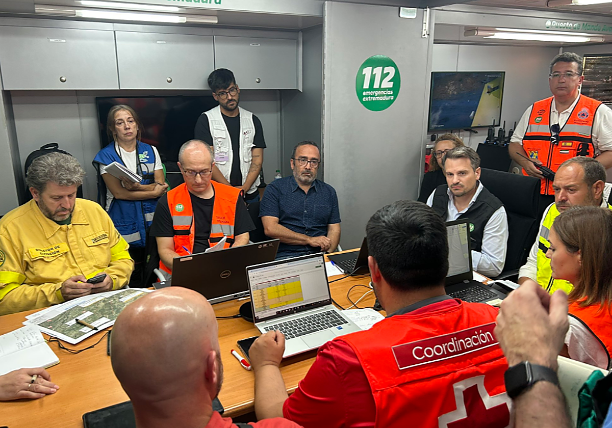 Reunión de coordinación frente a los incendios forestales en Extremadura