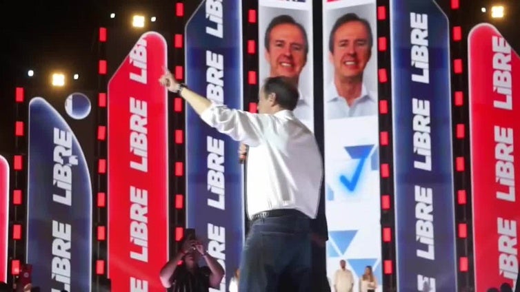 Quiroga cierra campaña en la región más poblada de Bolivia y promete un "cambio radical"