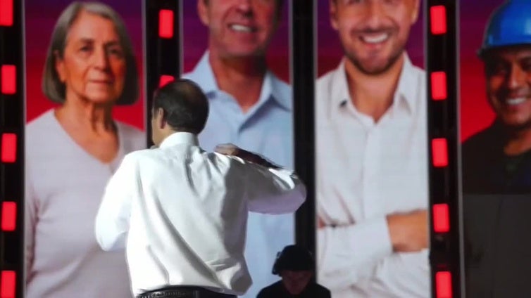 Quiroga cierra campaña en Santa Cruz y promete un "cambio radical"