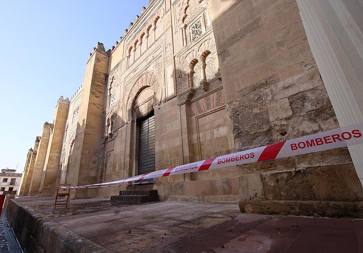 La Mezquita-Catedral de Córdoba, con medidas de seguridad tras el incendio