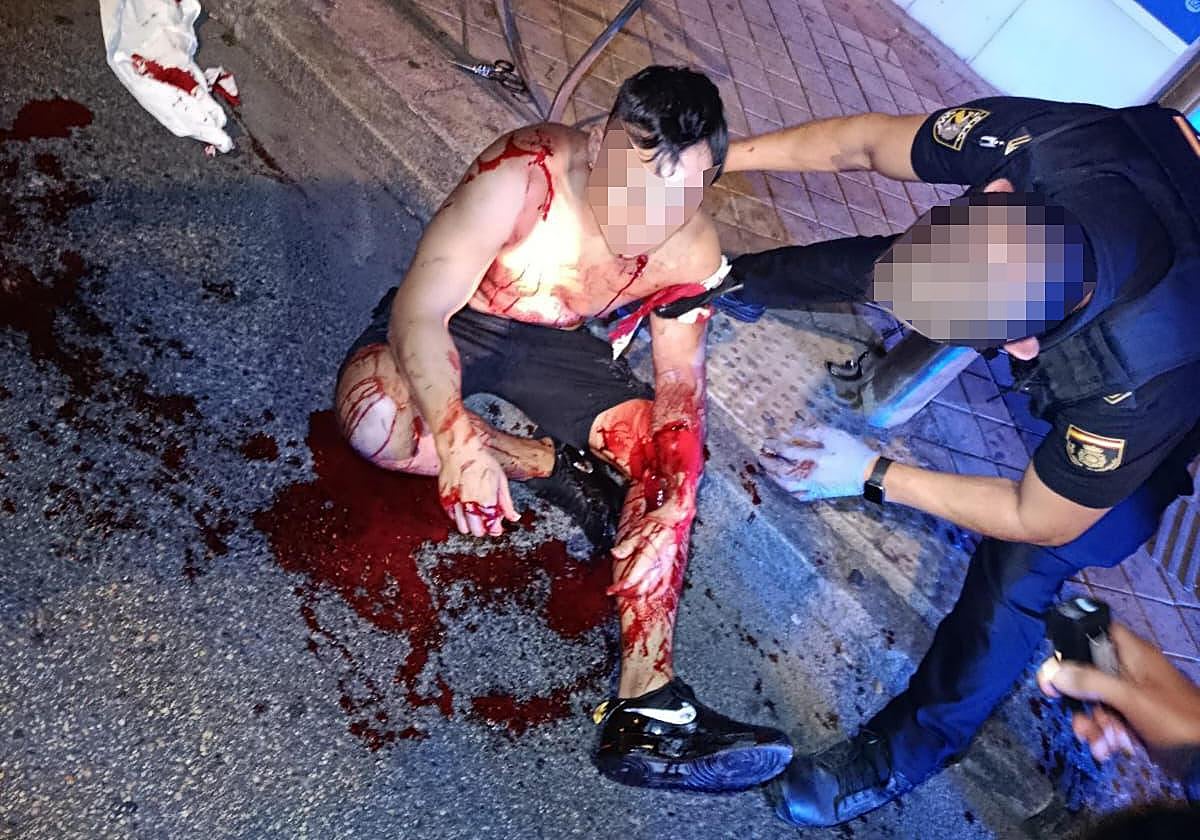 Un kosovar mutila a un joven con un machete militar a la salida de una discoteca de Usera