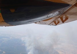 Bomberos portugueses se incorporan para combatir el fuego en Aroche, en Huelva