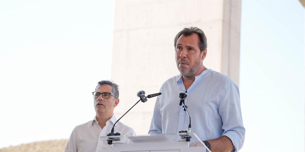 Óscar Puente niega haberse «cachondeado de los incendios» y dice que «quien se ríe de la gente es quien sigue de vacaciones»