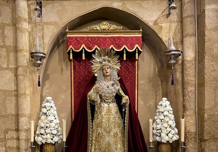 Nuestra Señora del Mayor Dolor, ante el nuevo dosel