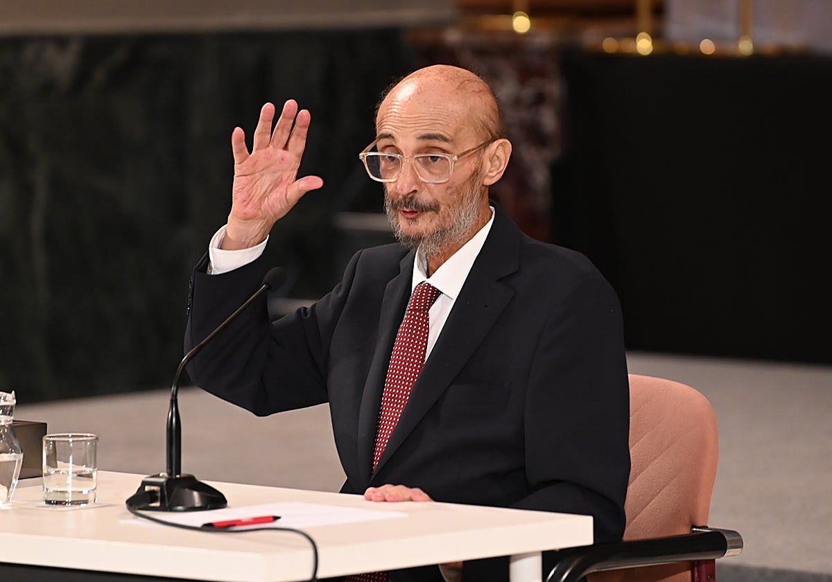 10 de julio de 2025: Javier Lambán es homenajeado en el edificio Pignatelli de Zaragoza, sede del Ejecutivo que presidió durante dos legislaturas, con un retrato que colgará en la sala de la Corona