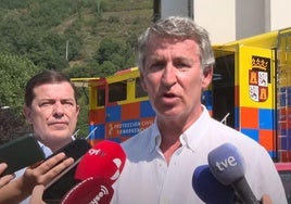 Feijóo pide la movilización de medios del Ejército contra los incendios y «olvidarse de la política cutre de los tuits groseros»
