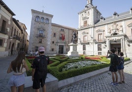 Una ITV para la Casa Cisneros, el despacho oval del viejo Madrid