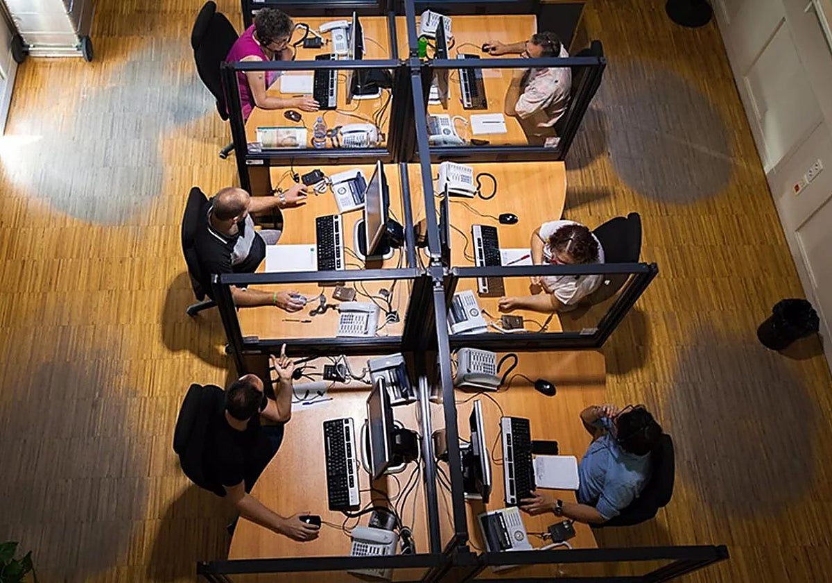 El teléfono de violencia intrafamiliar.