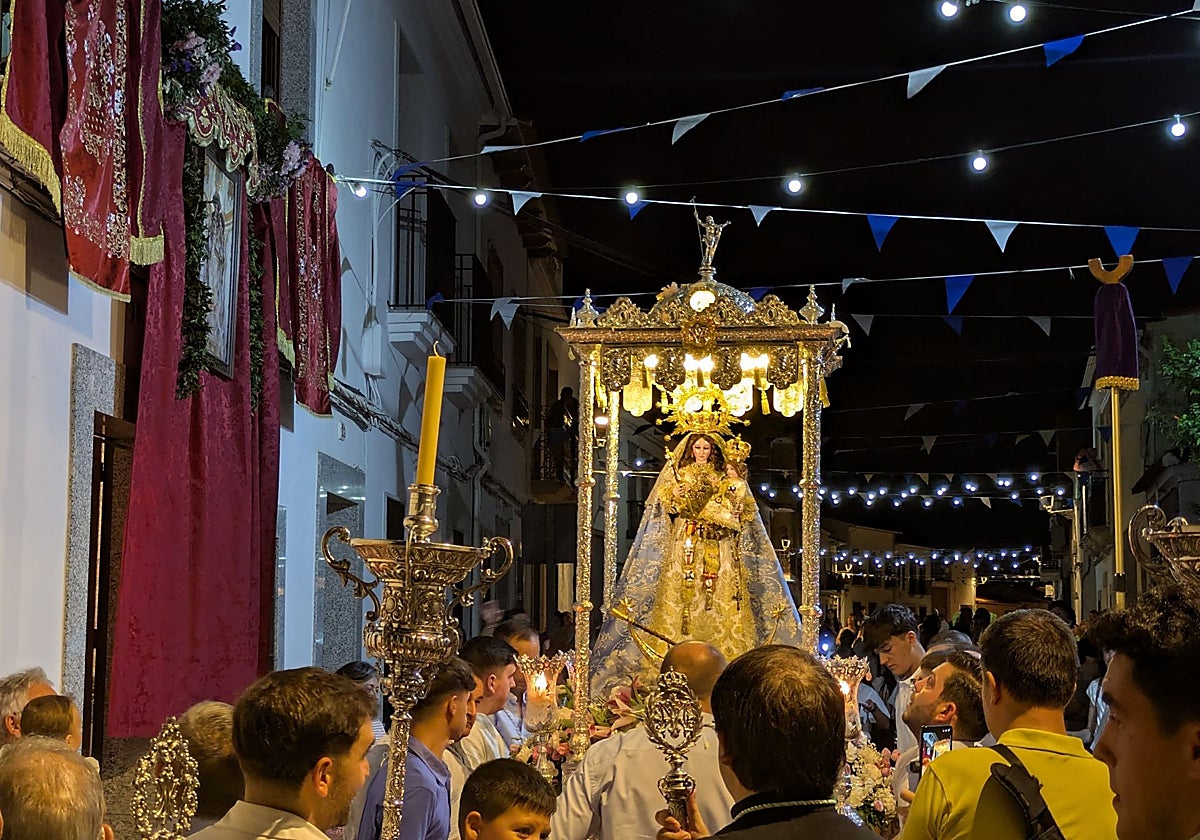 La Virgen de la Antigua, por las calles de Hinojosa del Duque