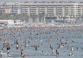 El Mediterráneo roza los 29 grados en la boya de Valencia tras una jornada de calor infernal