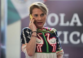 La esposa de López Obrador carga contra ABC, pero no desmiente sus planes de mudanza a Madrid