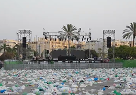 La suciedad del botellón en Málaga: el Ayuntamiento muestra un vídeo de la basura generada cada noche y apela al civismo