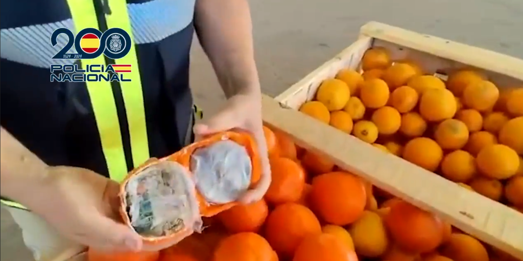 1.600 kg de hachís camuflados como naranjas: interceptan un camión que trasportaba droga en Vélez-Málaga