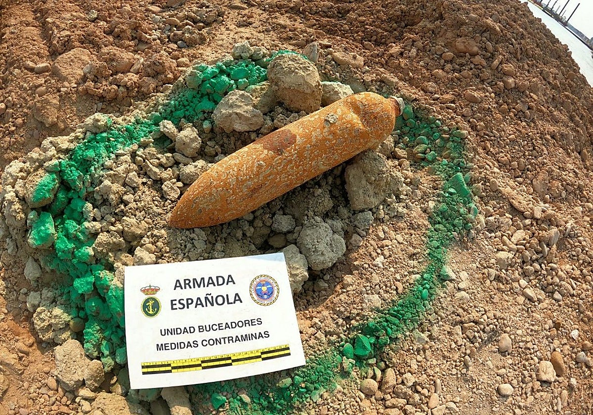 Imagen de la bomba de aviación hallada en el Puerto de Valencia