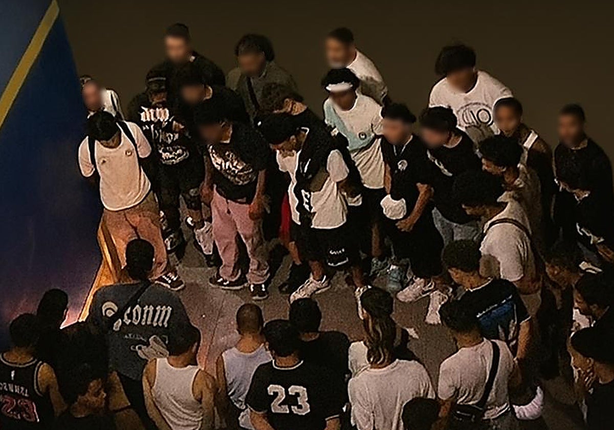 Reunión de Trinitarios el pasado 16 de julio en la esquina de la calle de la Virgen con la plaza del Puerto Rubio