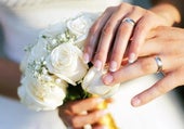 Matrimonio simulado: se casan en Granada para obtener la residencia y los novios, el padre de ella y dos testigos acaban detenidos