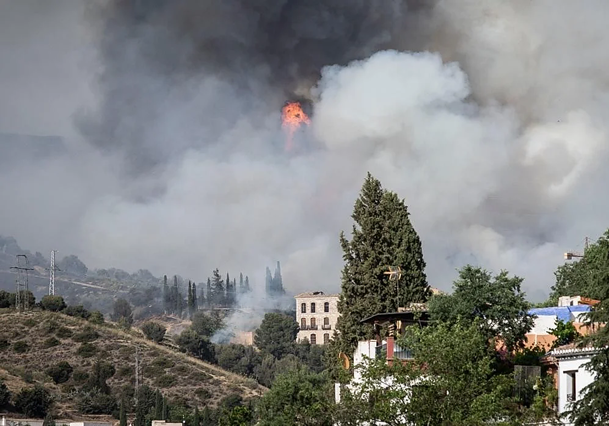 Imagen de archivo de un incendio en Granada