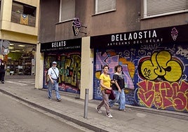 PP y Vox en Barcelona reclaman que el Ayuntamiento actúe contra quienes acosen a comercios por usar el castellano
