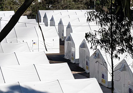 Denuncian «graves incumplimientos» de seguridad en el centro de inmigrantes de Las Raíces (Tenerife)