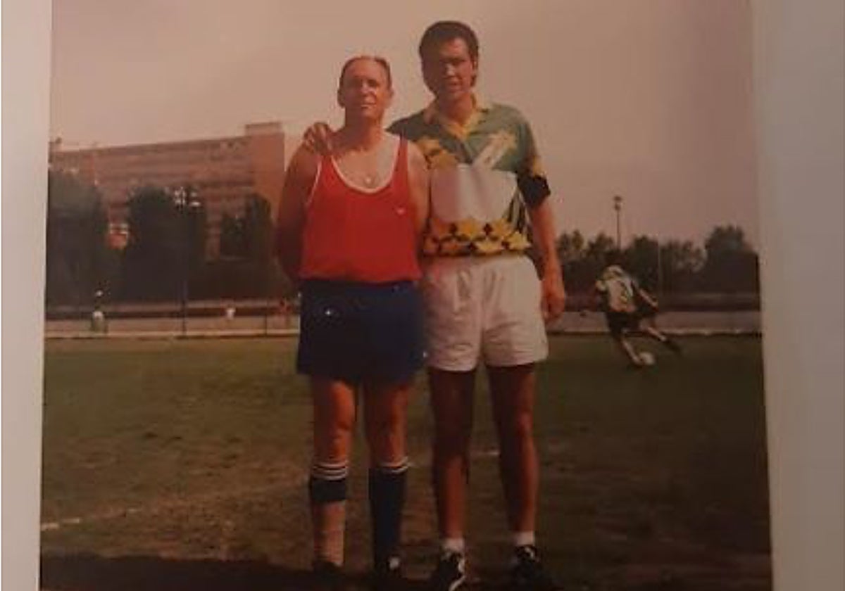 Félix Ruiz con Jorge Valdano, en una imagen de archivo